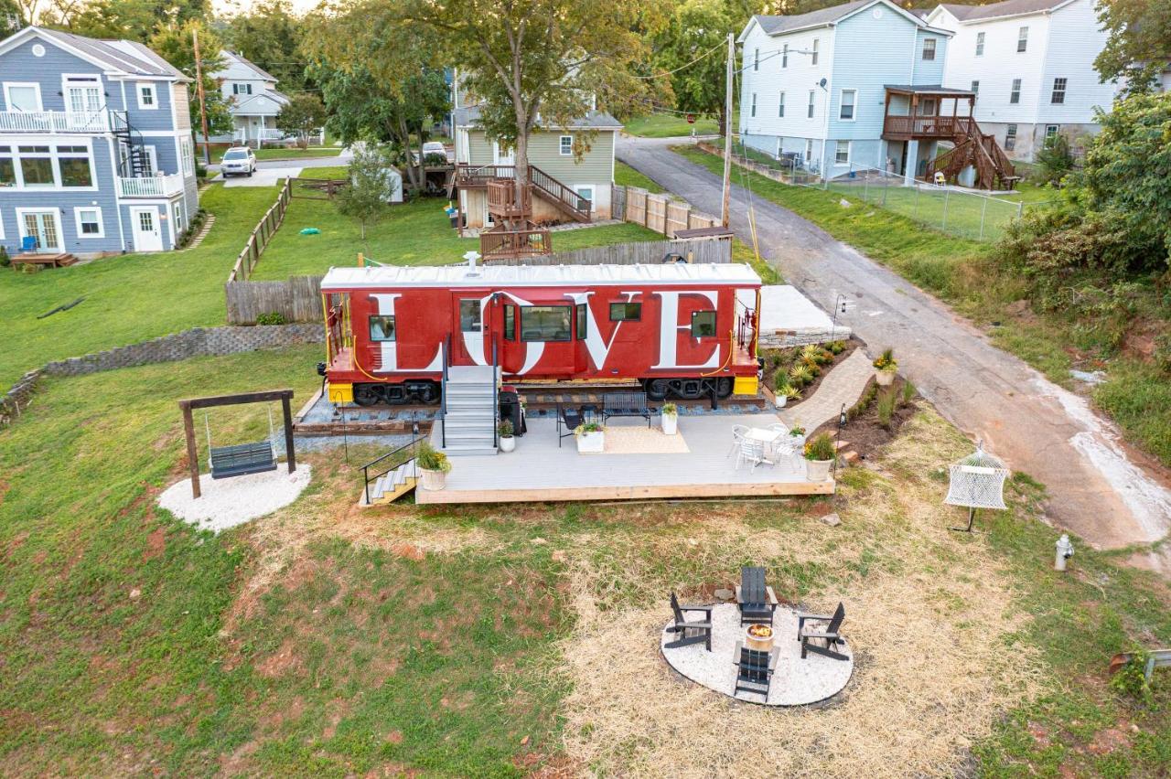 Train Caboose & River Views Near Downtown Lynchburg Buitenkant foto